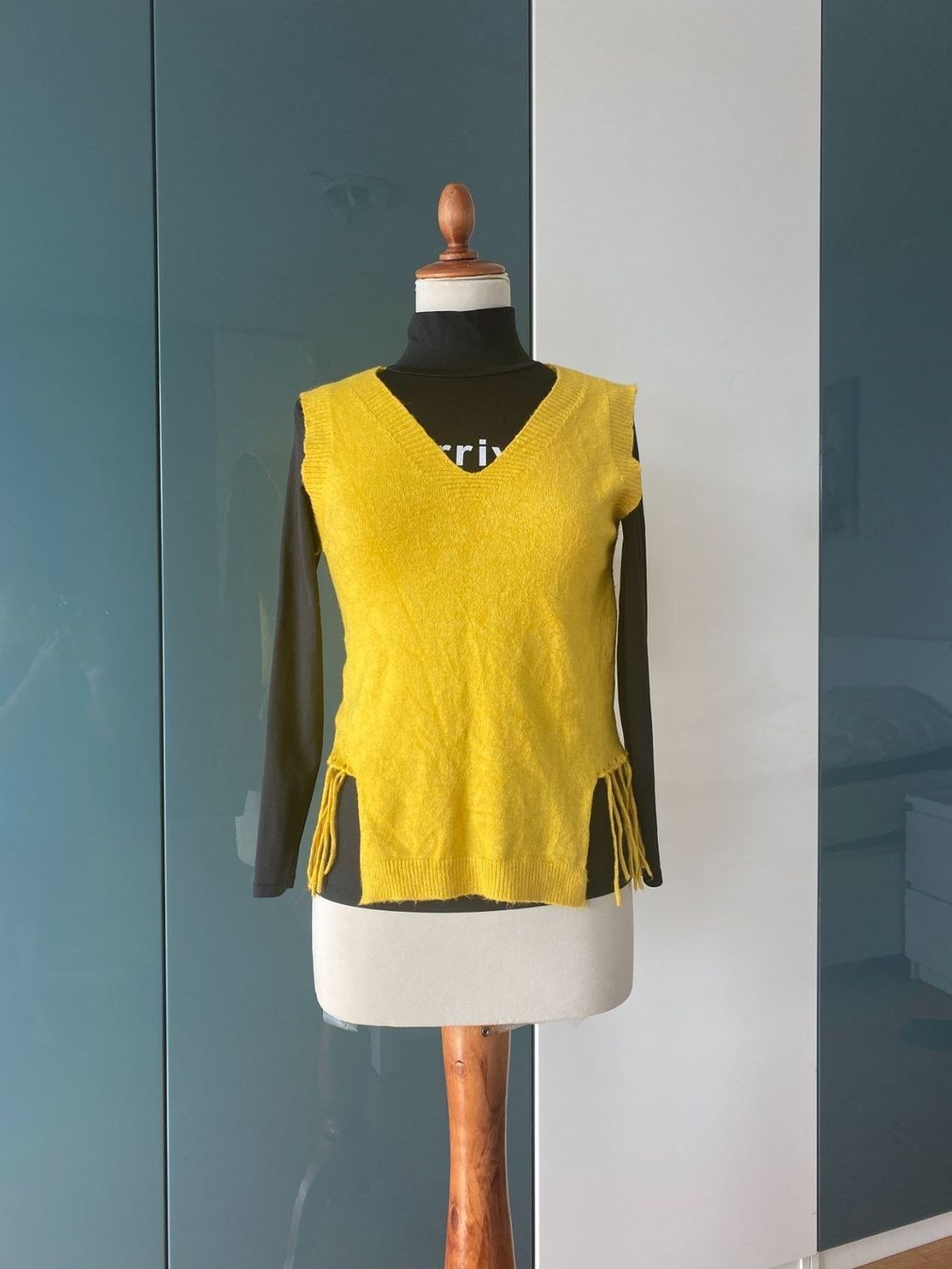 Maglioni & Felpe: Gelber Strickpullover Einheitsgröße – Usato da Dübendorf venduto da Levintreyer 1