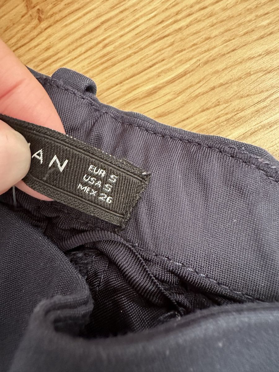 Zara Pantaloni: Zara Hose Marineblau Grösse S – Usato da Honau venduto da salverella 2