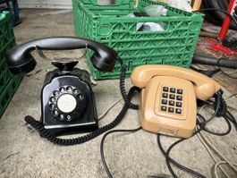 2 Vintage Antike Telefone 