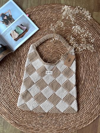 Crocheted Bag Beige Diamond Pattern