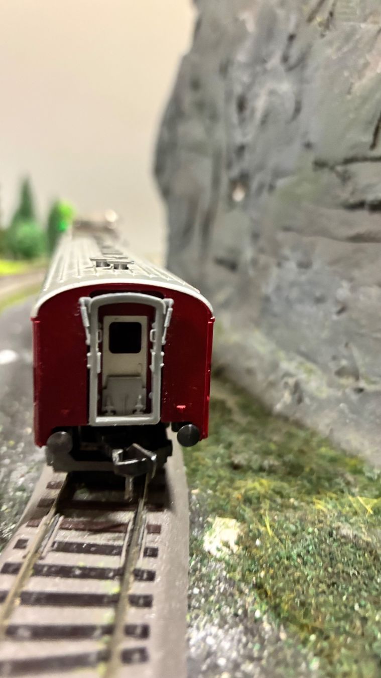 Fleischmann Modelleisenbahnen: Fleischmann SBB Speisewagen – Gebraucht aus Grenchen von Agodi 4