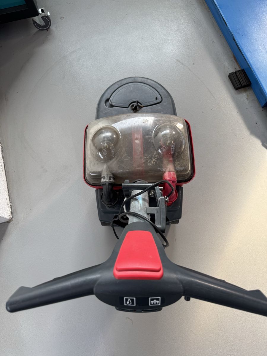 Cleanfix Tutte le macchine: Cleanfix Scheuersaugmaschine RA395 – Difettoso da Oberbüren venduto da inf_7c5h 2