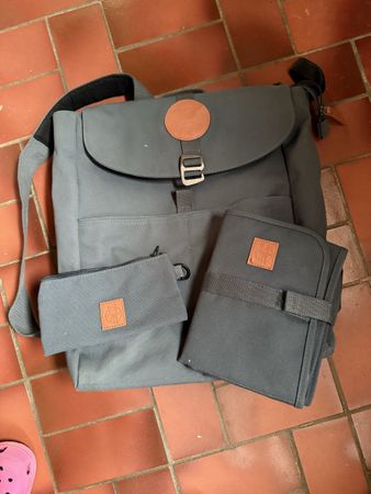 Trendige Wickeltasche/Rucksack von Lässig, grau, neuwertig