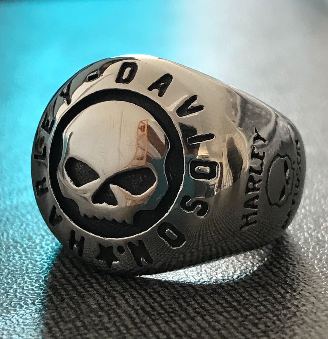 Bagues: Bague Harley-Davidson Tête de Mort Argentée J102 – Neuf avec emballage d'origine à Allens par MADE.IN.ROCK.N.ROLL