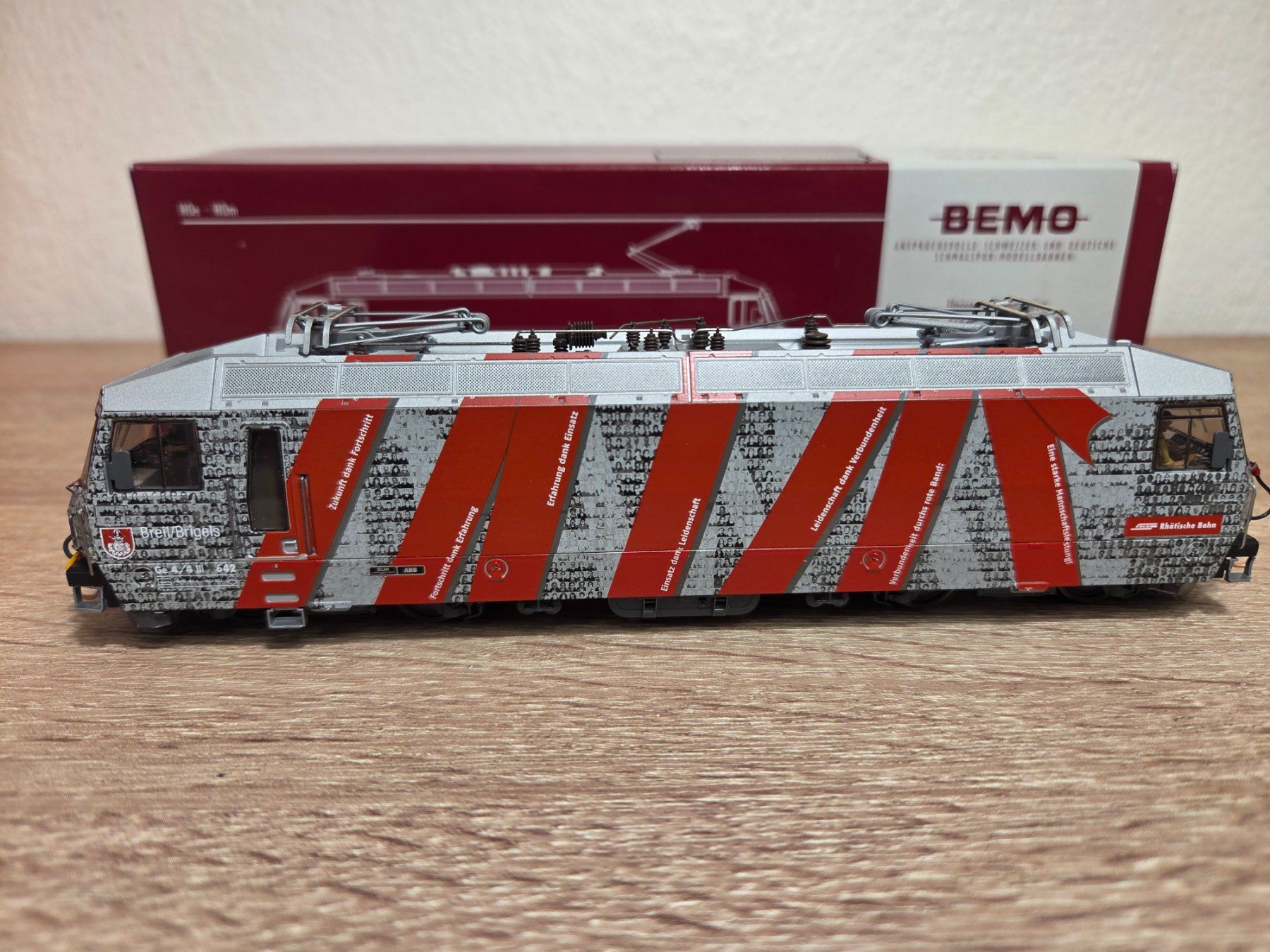 Bemo Modellini di ferrovie: Bemo 1259 152 E-Lok Grazie RhB H0m – Usato da St-Aubin-Sauges venduto da Lo_Go 1