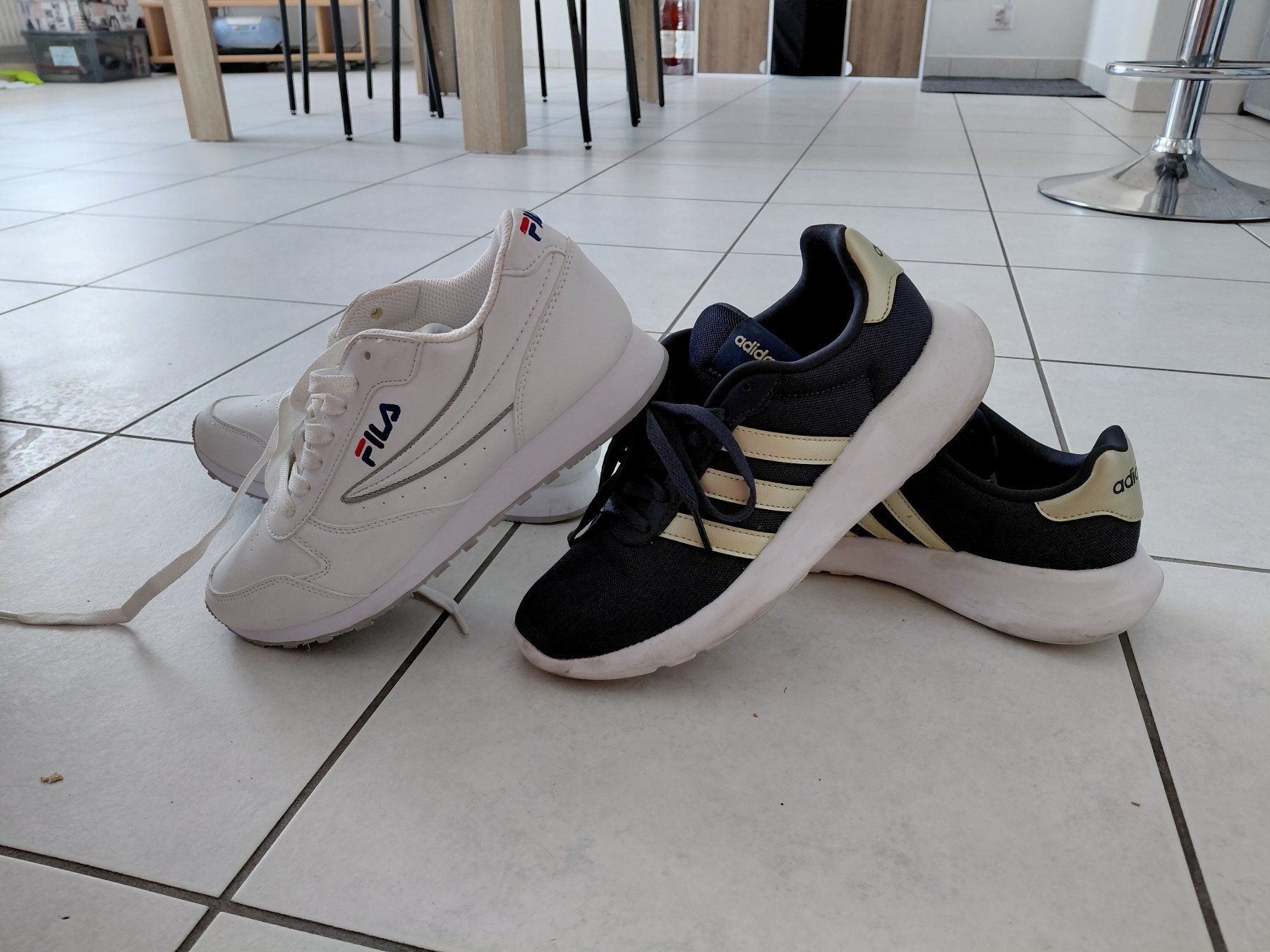 Damenschuhe: 2 Schuhe passend Grösse 38 – Gebraucht aus St. Niklaus VS von sportler60