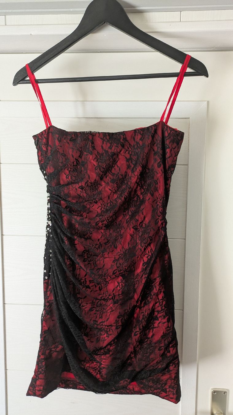 Kleider: Kleid rot mit schwarzer Spitze kurz Gr. S – Neu und originalverpackt aus Grüningen von mangaka 3