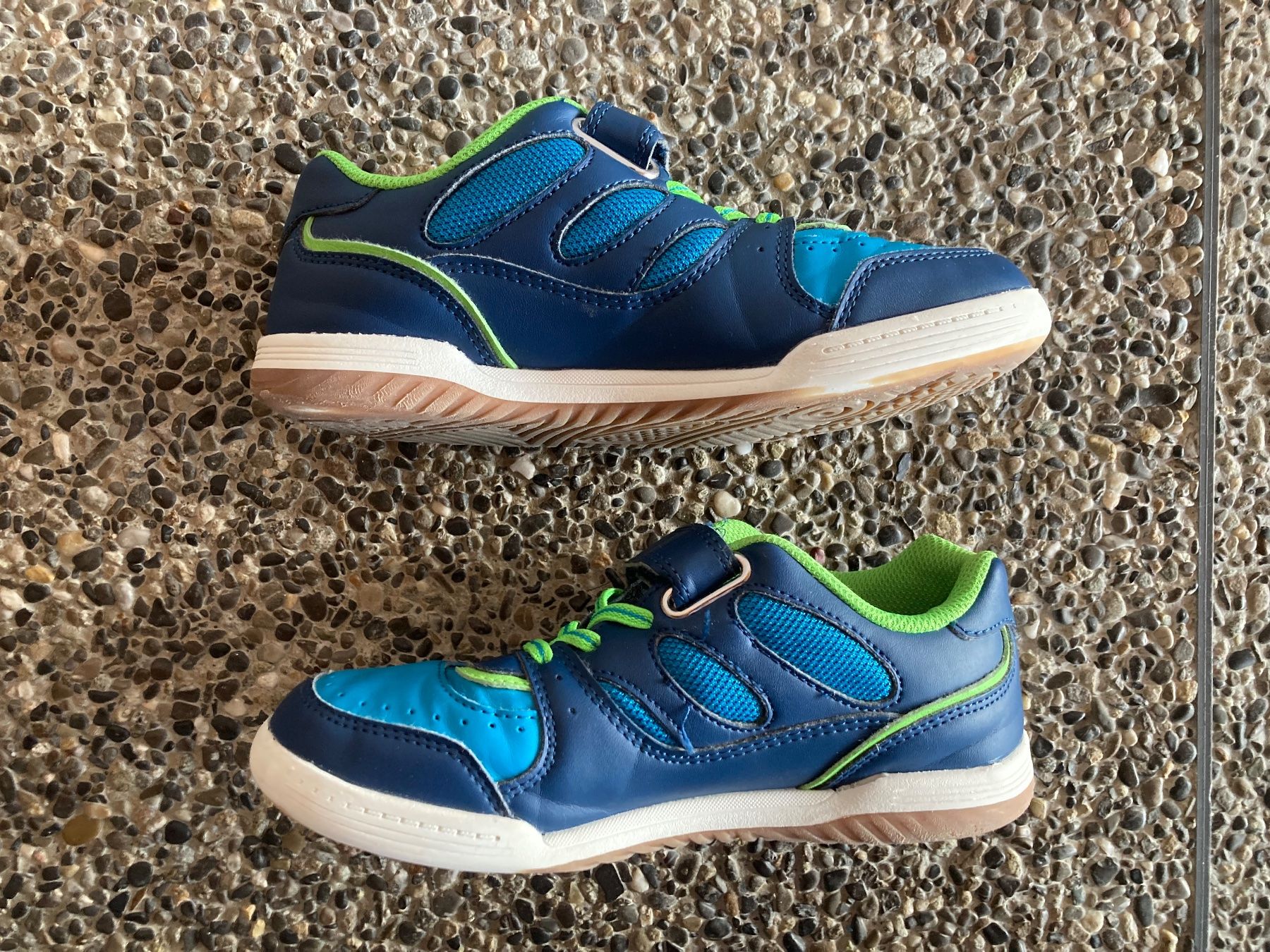 Chaussures garçon: Hallenschuhe,  Gr. 33 – D'occasion à Aetingen par Nadinsky 2