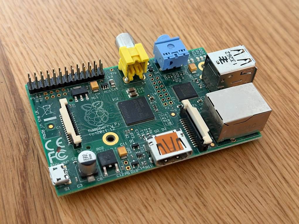 PC: Raspberry Pi 1 - Modell B - inkl. Gehäuse und Ventilator – Usato da Wil SG venduto da JoRaHa 3