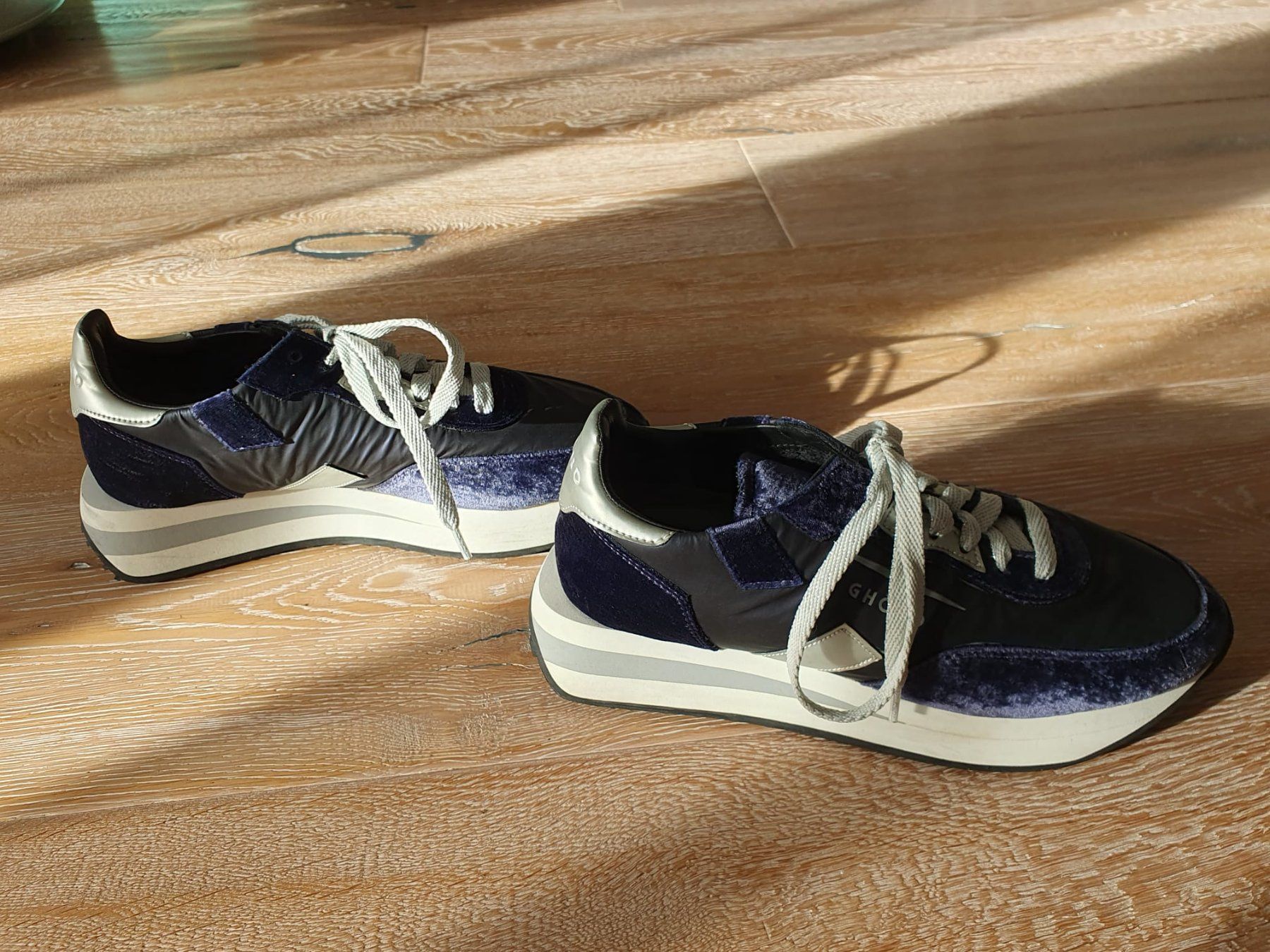 Scarpe da donna: Ghöud Schuhe, Dunkelblau Samt,  Grösse 36 – Usato da Uster venduto da Chrivo