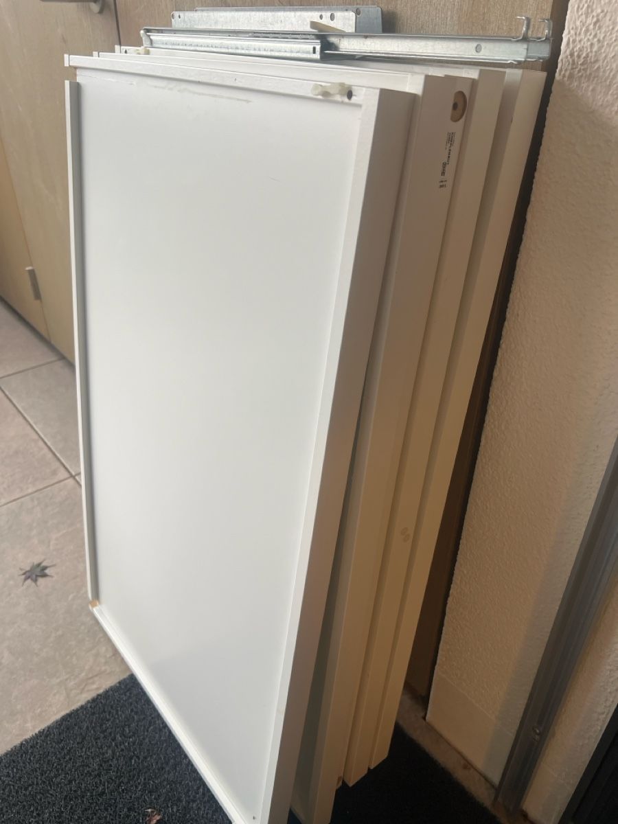Ikea Armadi: 5 Stk. Komplement Ausziehboden 100x58 – Usato da Uster venduto da Pazzuno