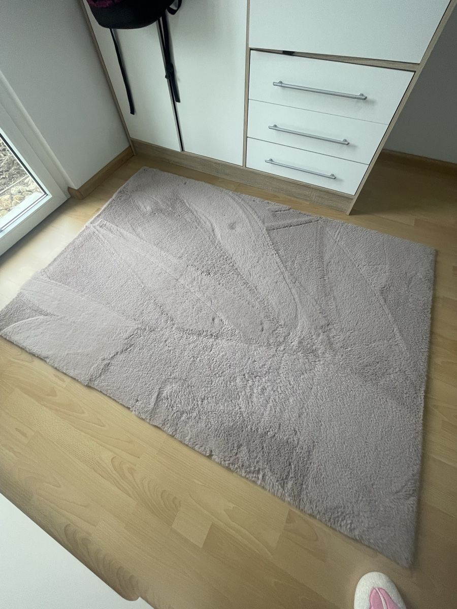 Teppiche: Flauschiger Teppich in lilafarben – Neu (gemäss Beschreibung) aus Wegenstetten von lue_25k6 1