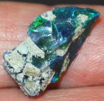 Edelstein L-7936– Schwarzer Welo Opal roh 5,55 Karat 21x11mm