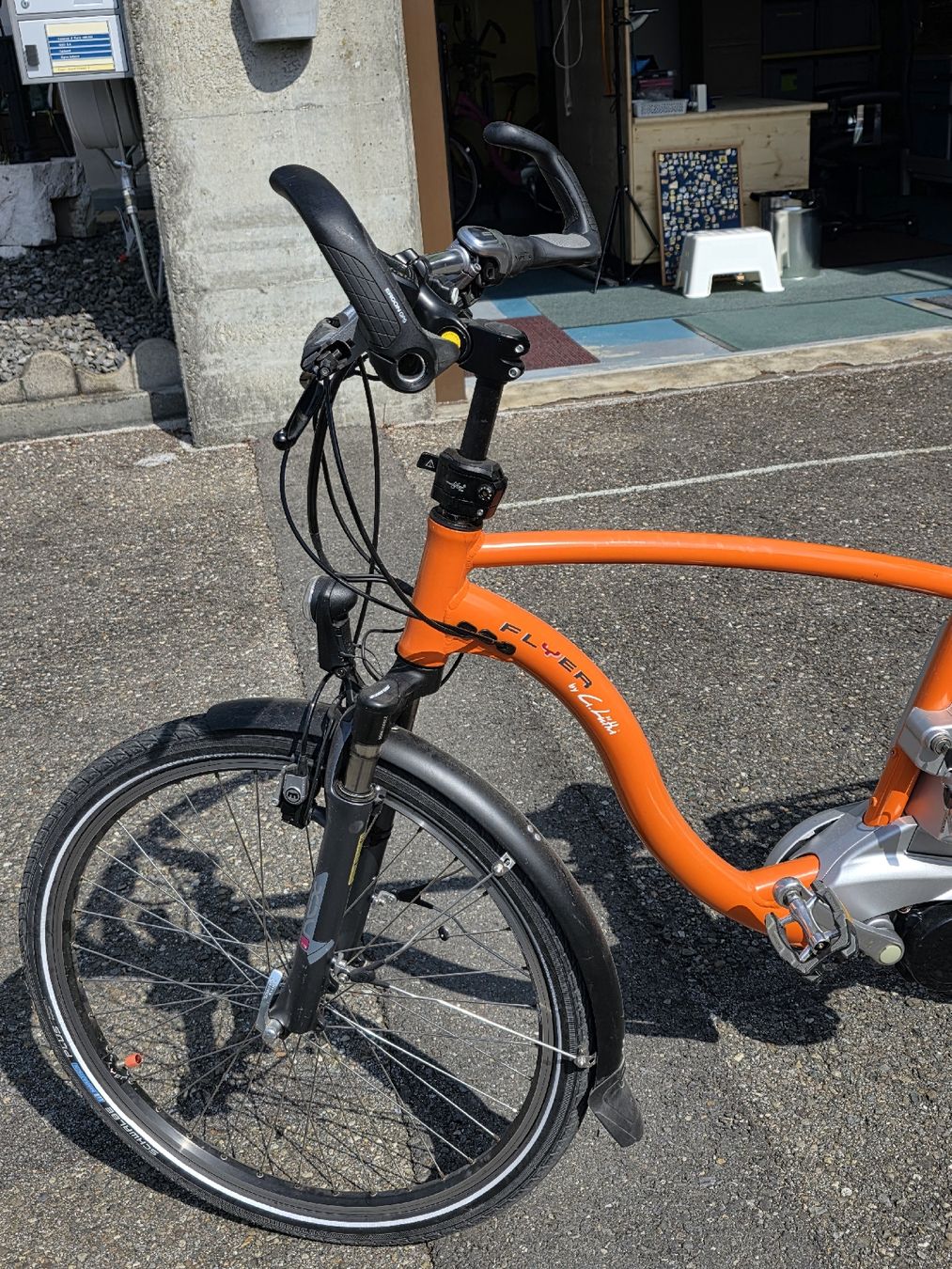 Velos: Vélo électrique Flyer orange – Gebraucht aus Cudrefin von Gsgsa 3