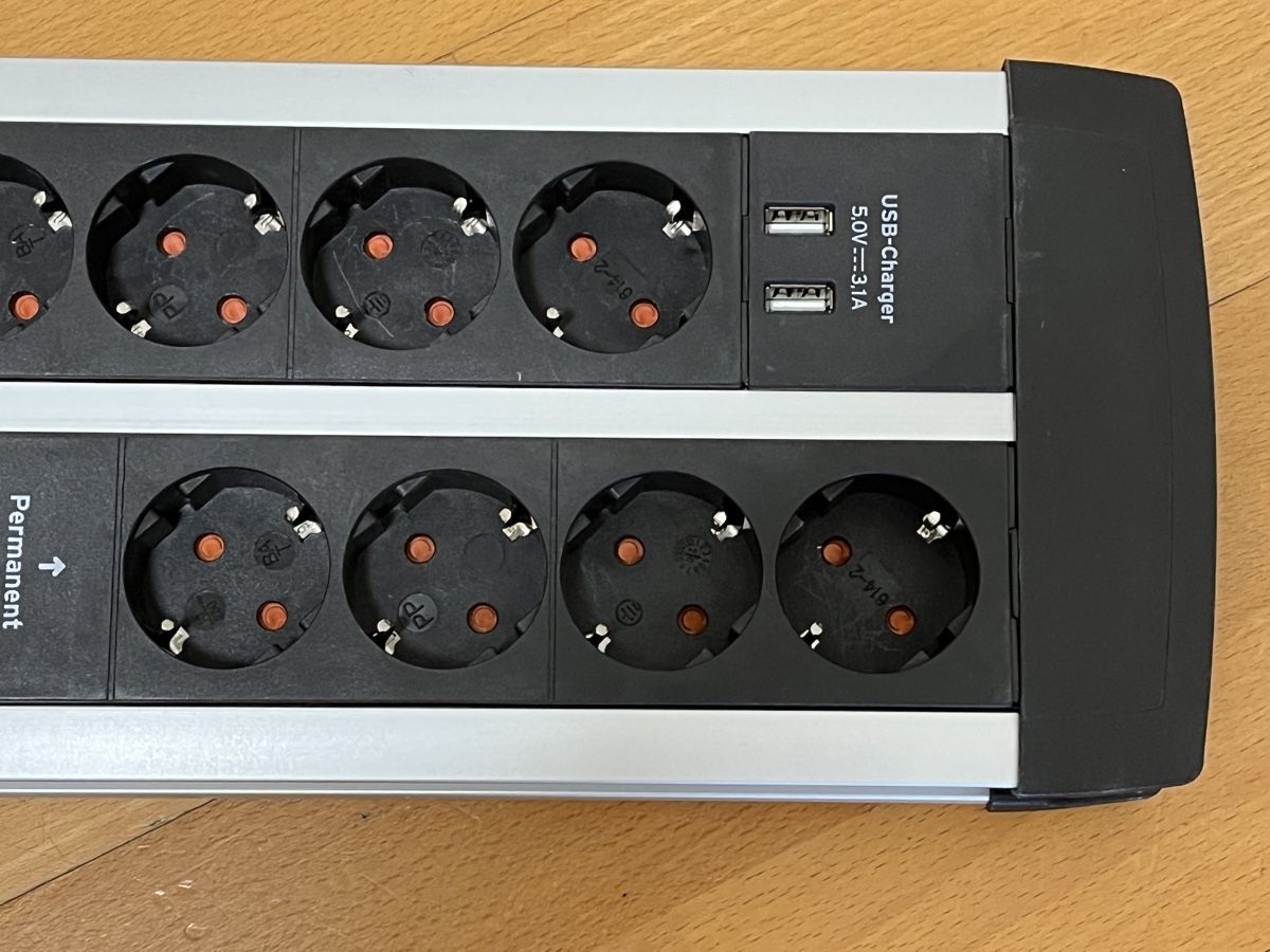 Spine: Multiprise Brennenstuhl (x14 Schuko) – Usato da Begnins venduto da shoopy007 3