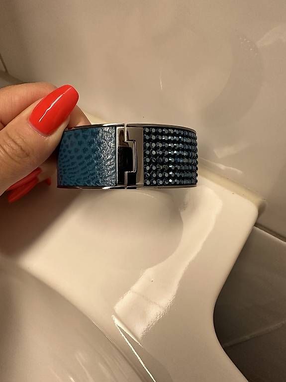 Armbänder & -reifen: Swarovski Armreif – Neu und originalverpackt aus Rotkreuz von ELMT 1