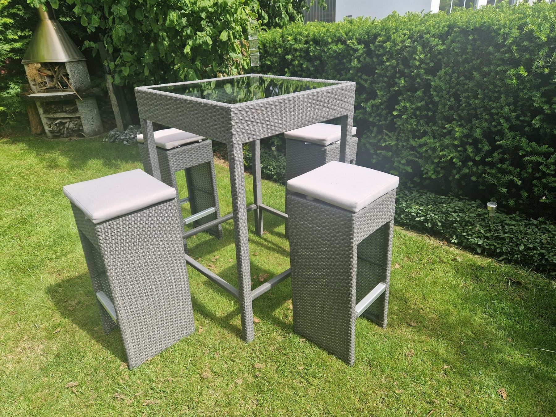 Set di tavolo e panche: Sommer Bar-Set Gartentisch / Stehtisch mit 4 Stühlen – Nuovo (secondo la descrizione) da Münchenbuchsee venduto da Zoups