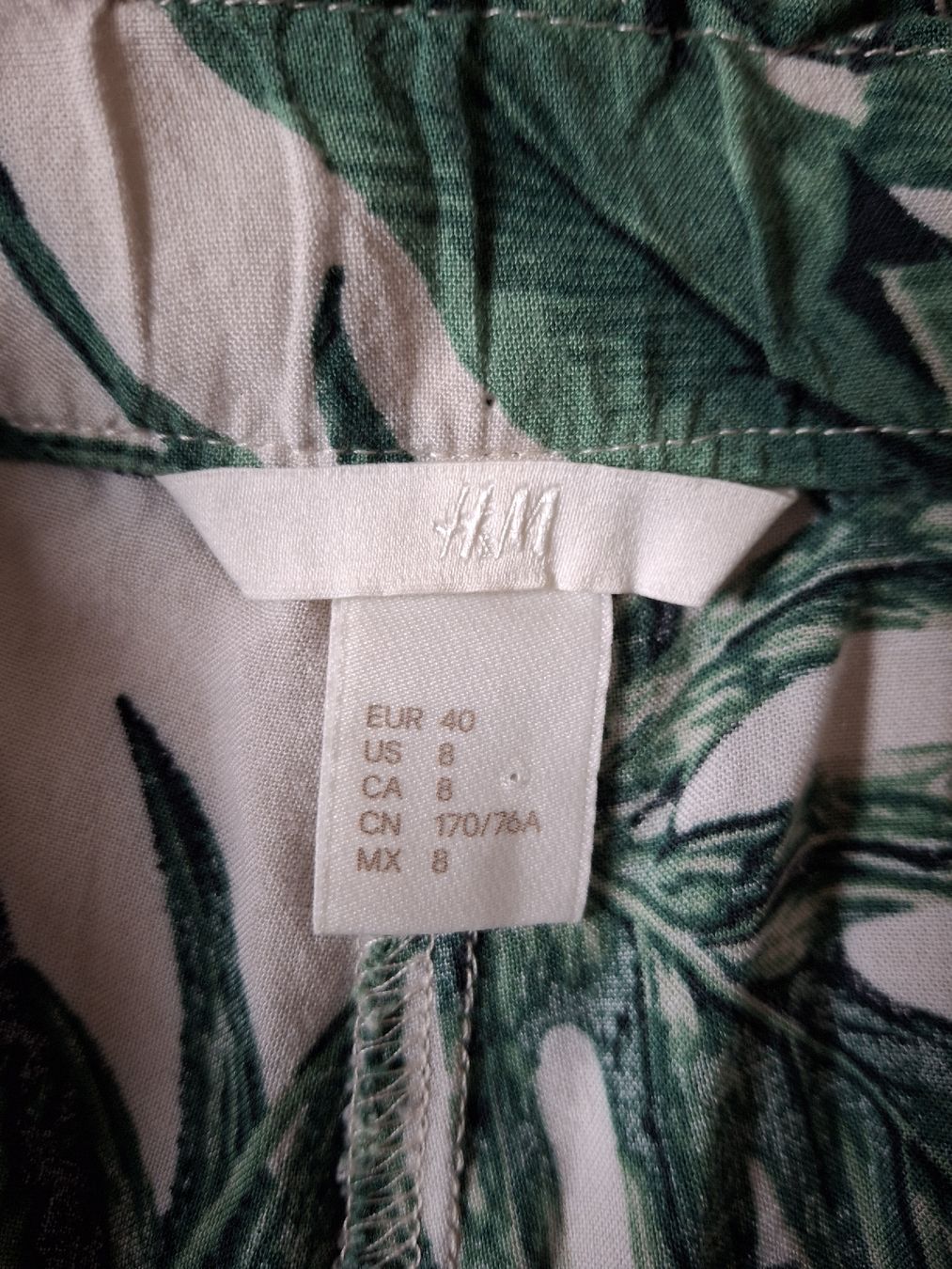H&M Hosen: Shorts H&M T40 – Gebraucht aus Lausanne von Cognitia 1