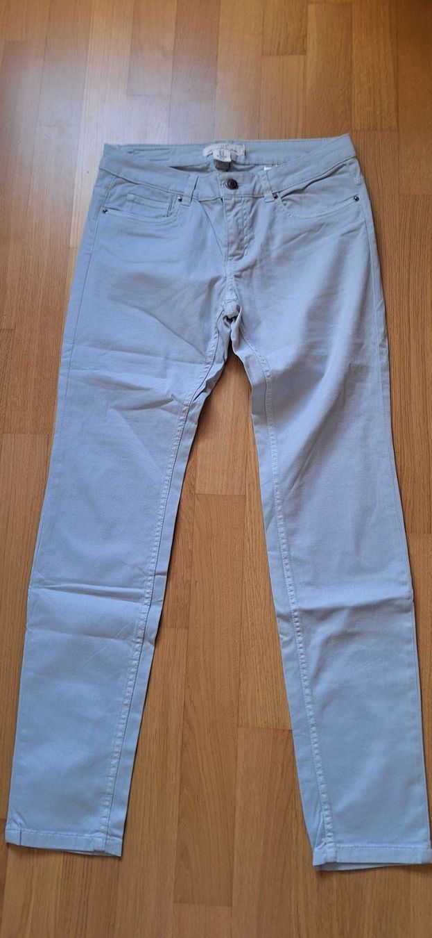 H&M Jeans: jeans bleu clair – Nuovo (secondo la descrizione) da Lussery-Villars venduto da pousinete02