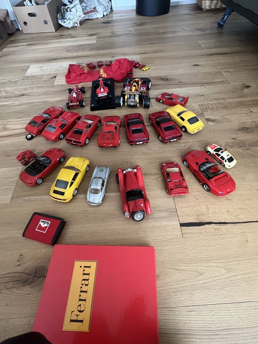 Ferrari Modellini d'auto: Ferrari Modellautos – Usato da Schöftland venduto da mamajasima5 5