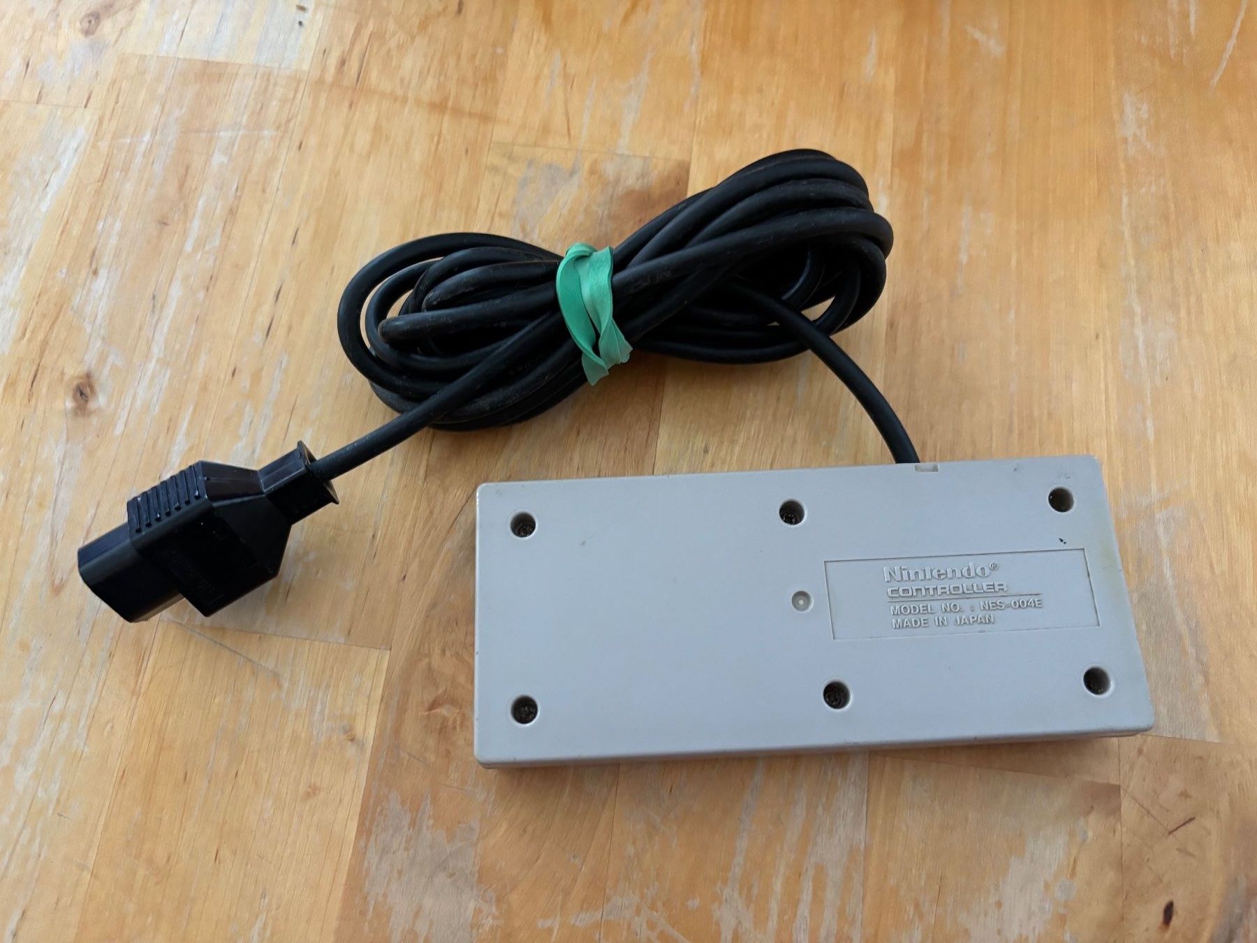 Nintendo Controller: Original NES Controller – Gebraucht aus Frenkendorf von gelbeZinnie 1