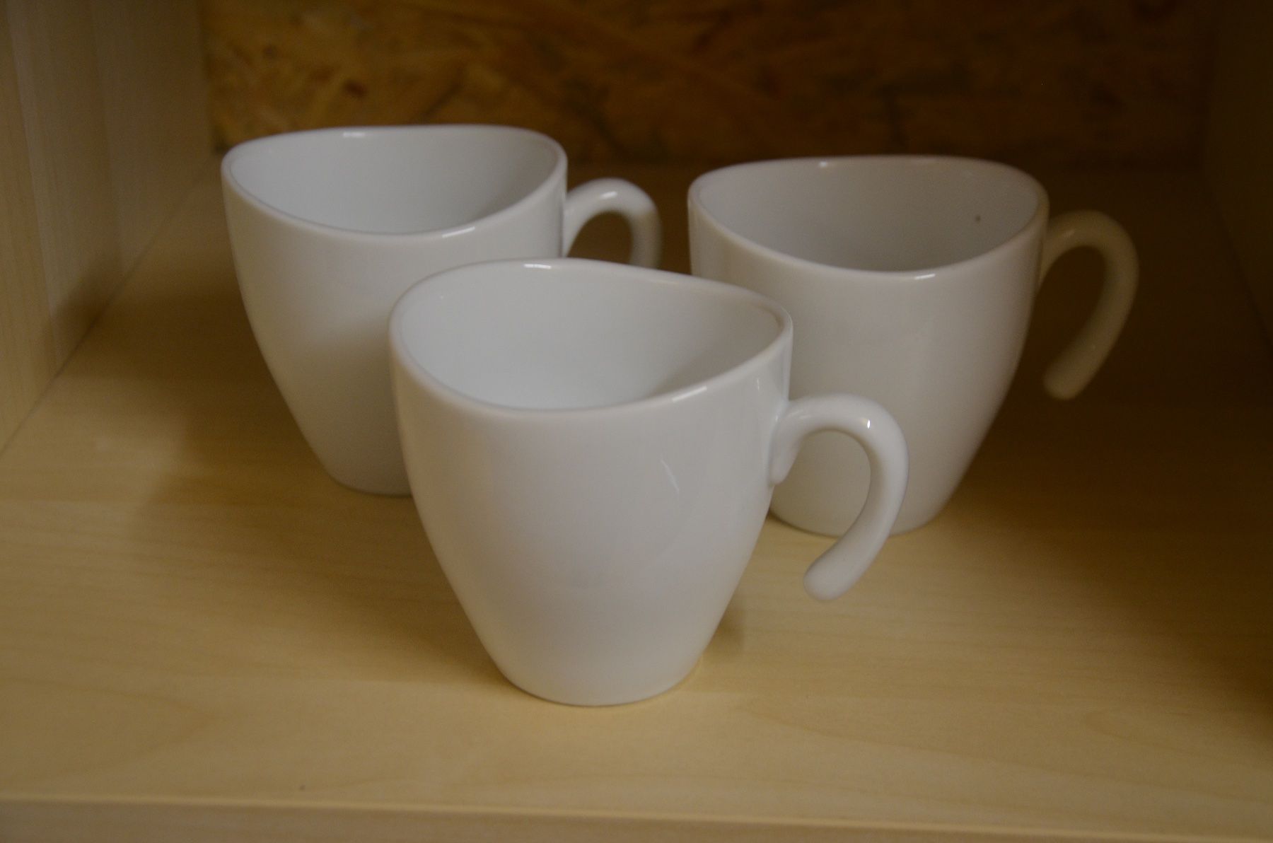 Tassen: 3 STUCK -  TASSE – Neu (gemäss Beschreibung) aus Chiasso von Dolly015