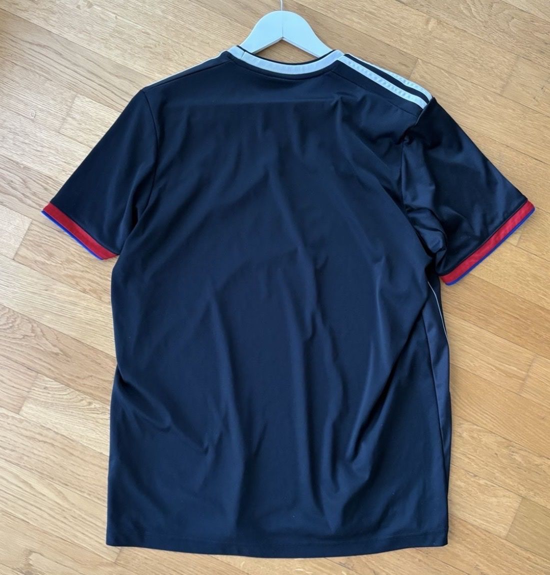 Adidas Maillots de corps & Pantalons: Fc Basel Trikot 19/20  – D'occasion à Le Châble VS par Alexia1 1