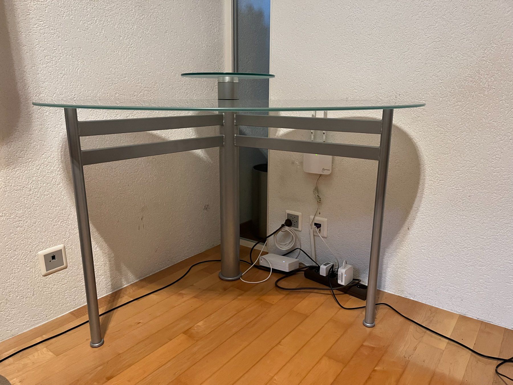 Scrivanie: Bureau/table en verre, parfait état! – Usato da Blonay venduto da Atisse 1