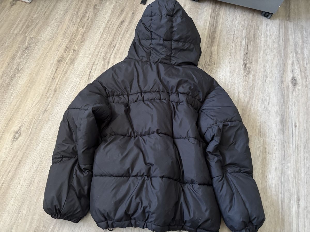 Jacken: Doudoune noire avec capuche taille M – Gebraucht aus Delémont von Ma_LoU.01 1