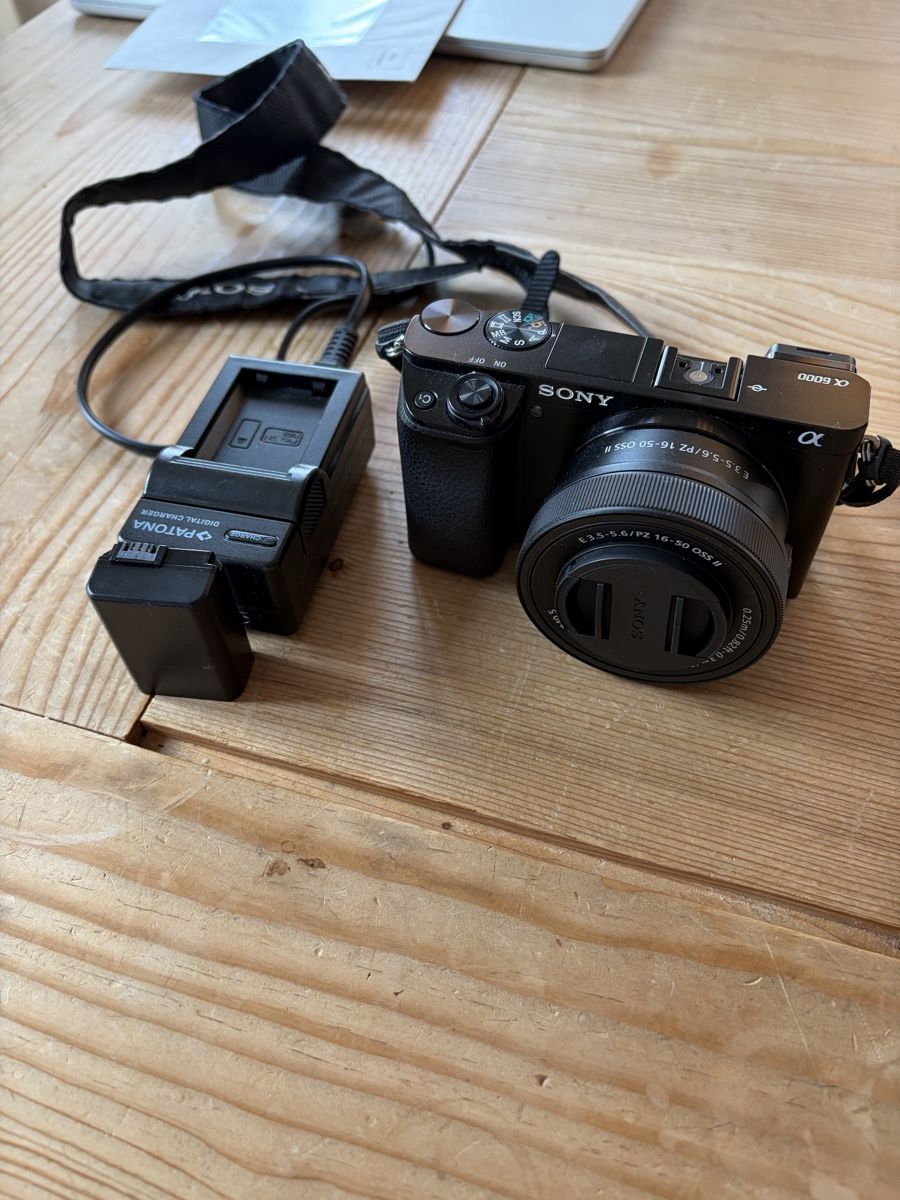 Sony Fotocamera: Sony Alpha 6000 – Usato da Thun venduto da Prototyp