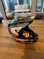 Troy Lee Designs D4 Carbon MIPS Helm + Helmtasche + 2 Jersey