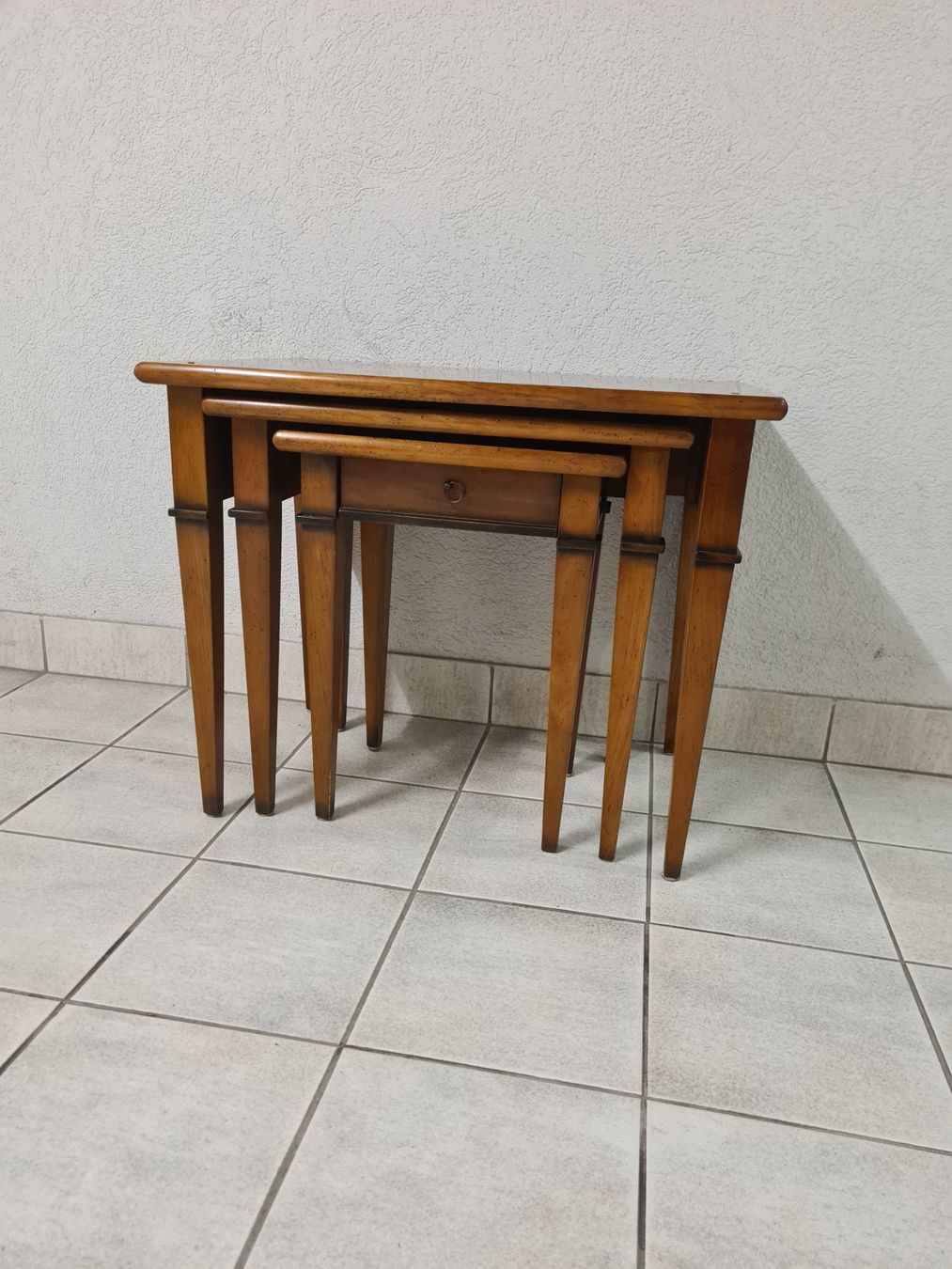 Tavoli: Petite table qui ce range les une sur les autres – Usato da Monthey venduto da 187-zeroo 5