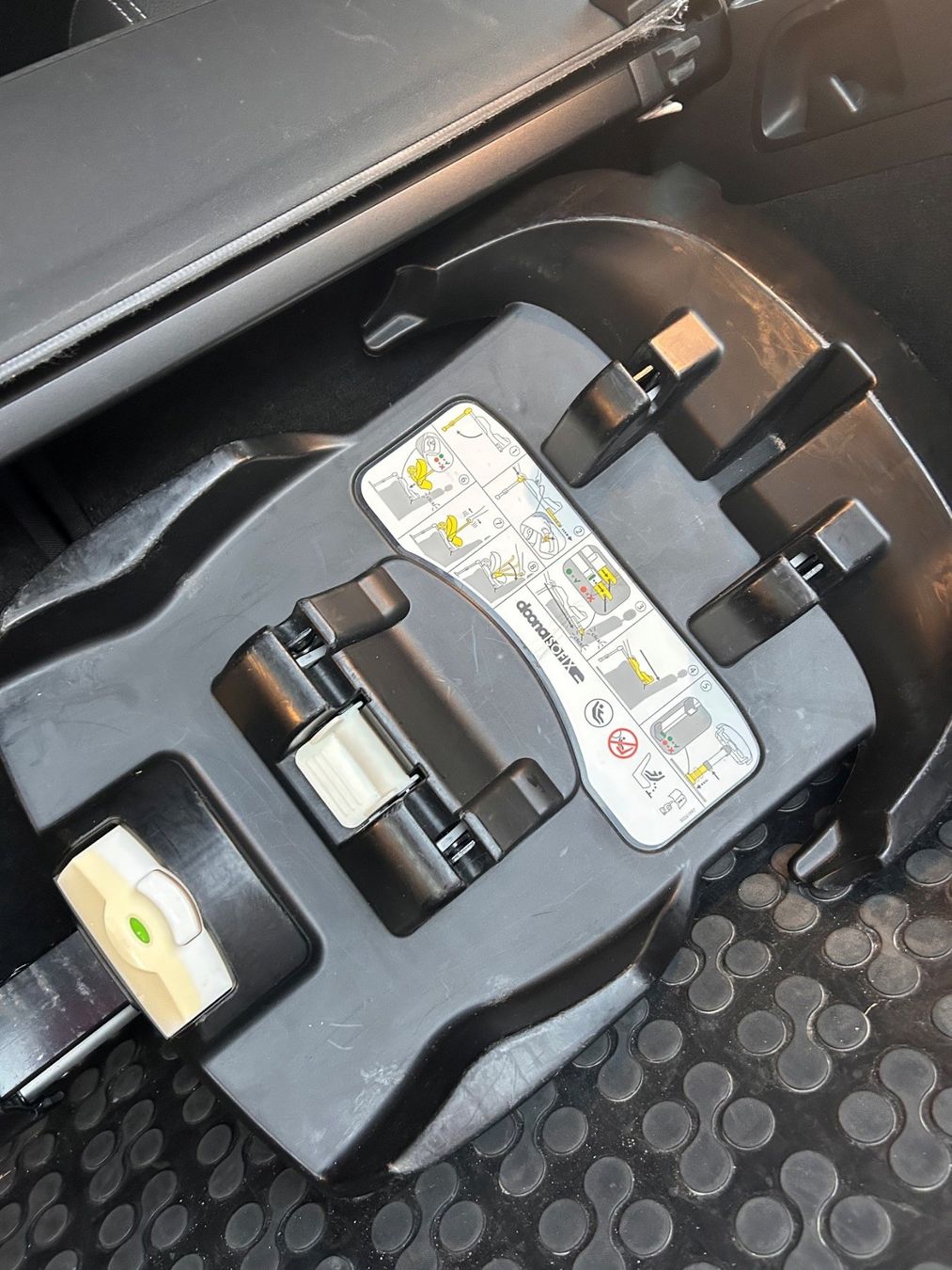 Doona Kinderwagen: Doona Kinderwagen mit Isofix Basis – Gebraucht aus Felsberg von saja00 1