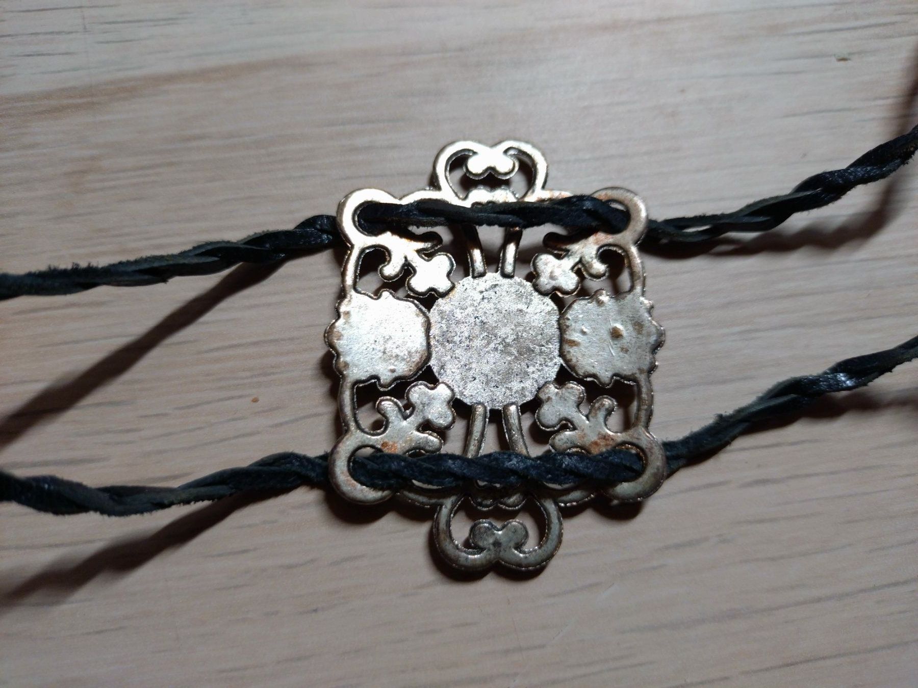 Anhänger: Kunstlederband mit Ornament – Gebraucht aus Baar von sve_6nbd 2