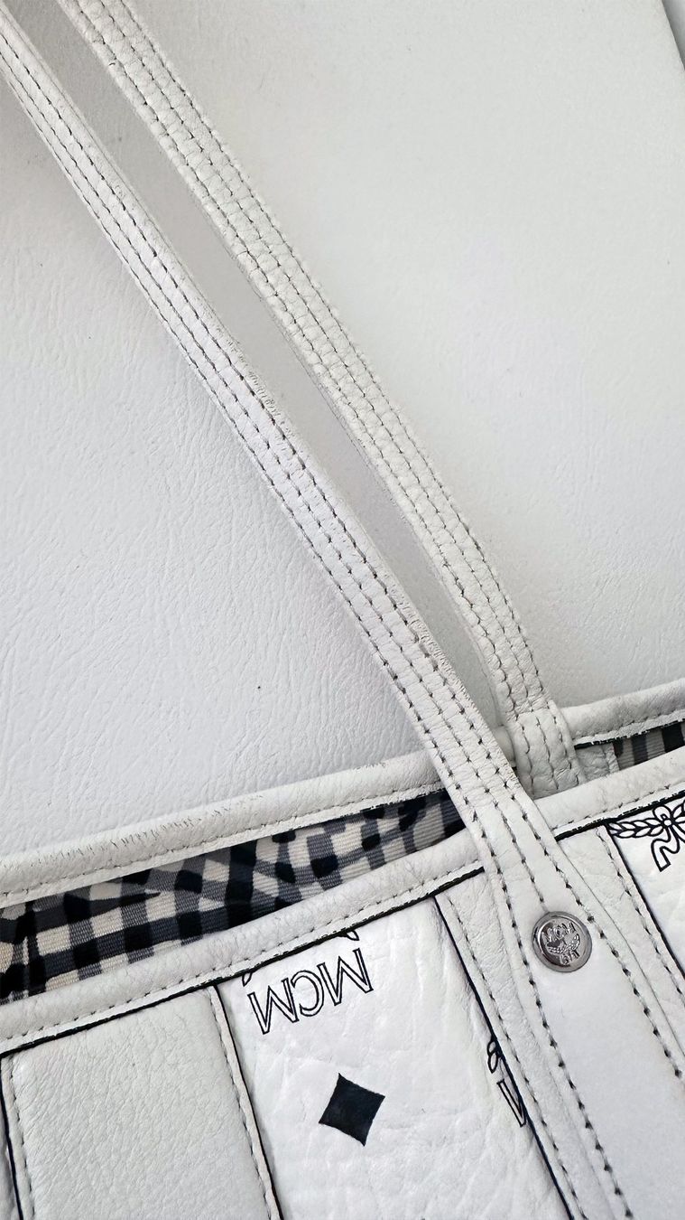 Mcm Borse da donna: MCM Liz Reversible Shopper Medium in White Visetos – Usato da Au SG venduto da nic_7wpf 7