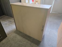 Lista Lateralschrank mit Schlüssel 120x40cm H: 108cm 150.-