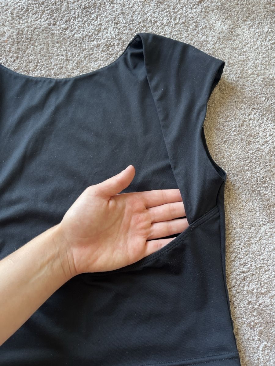 Tops: Crop top noir dos nu M – Neuf (Voir description) à Lausanne par mae_dj7r 2