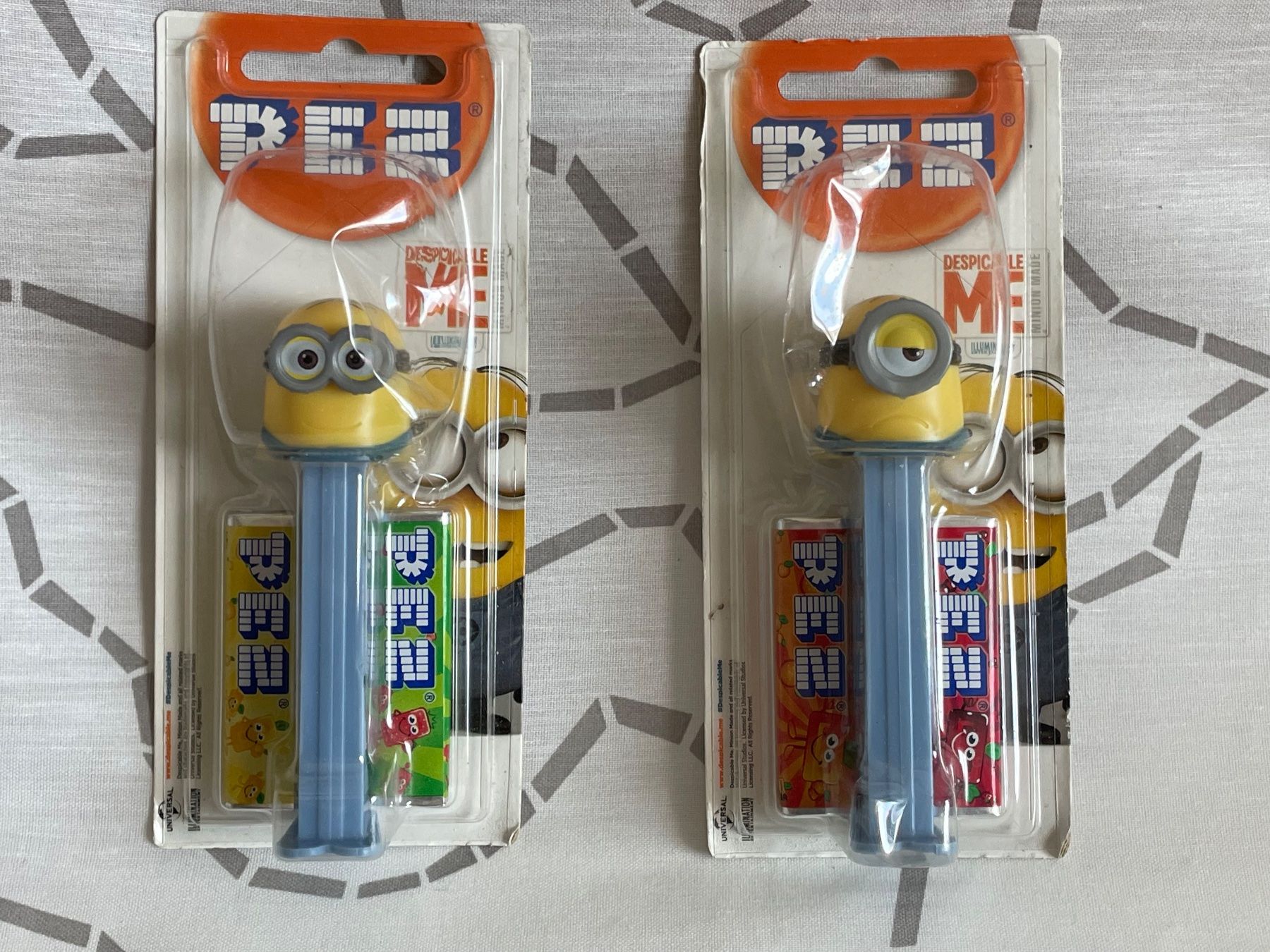 Pez Figuren: 2 PEZ Mignions – Neu und originalverpackt aus Rafz von stg101