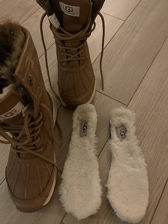 Scarpe da donna: UGG ADIRONDACK BOOT femme taille 37 – Usato da Yens venduto da GIPE 1