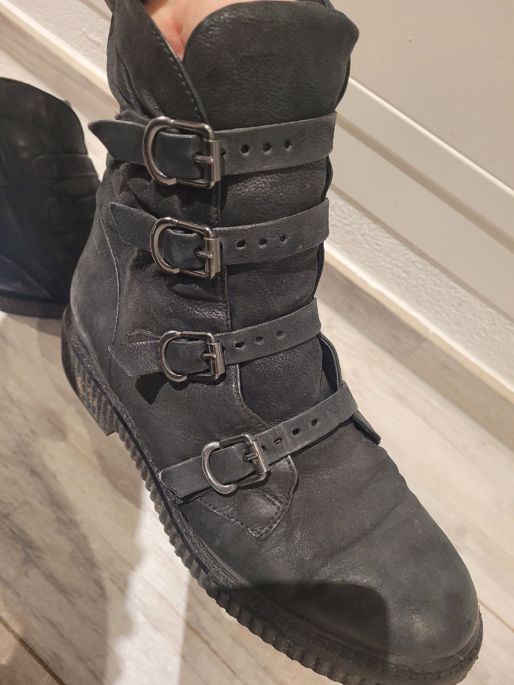Mjus Scarpe da donna: stivaletti MJUS n.40 – Usato da Giubiasco venduto da A.B00 1