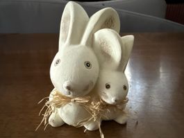 Deko Osterhasen Paar aus Ton weiss-beige 12 cm Zustand gut