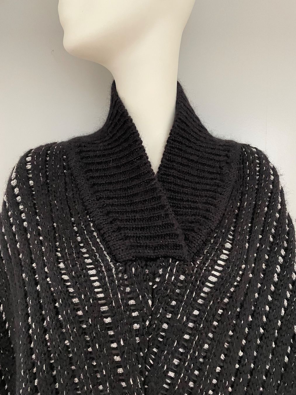 Saint Laurent Altro in Moda donna: Saint Laurent Cape Pullover – Nuovo (secondo la descrizione) da Winterthur venduto da 19.19 2