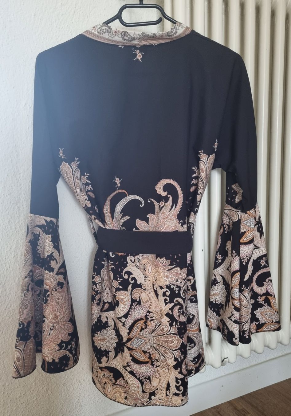 T-shirt: Langarmshirt Gr. XS/S – Usato da Neuenhof venduto da SquidGame 1