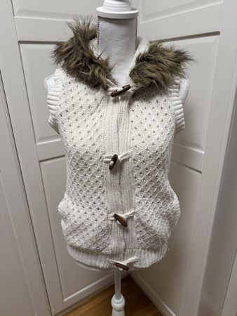 Warme Strickweste mit Kapuze Gr. M