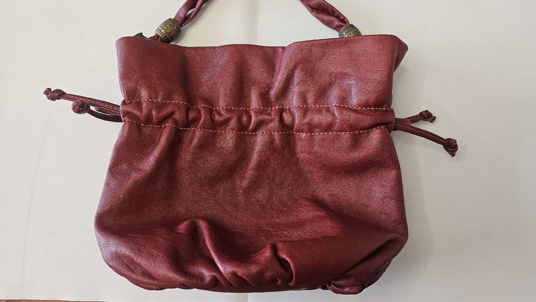 Taschen für Damen: Sac à main en cuir rouge bordeaux. – Neu (gemäss Beschreibung) aus Fribourg von Buchanan777