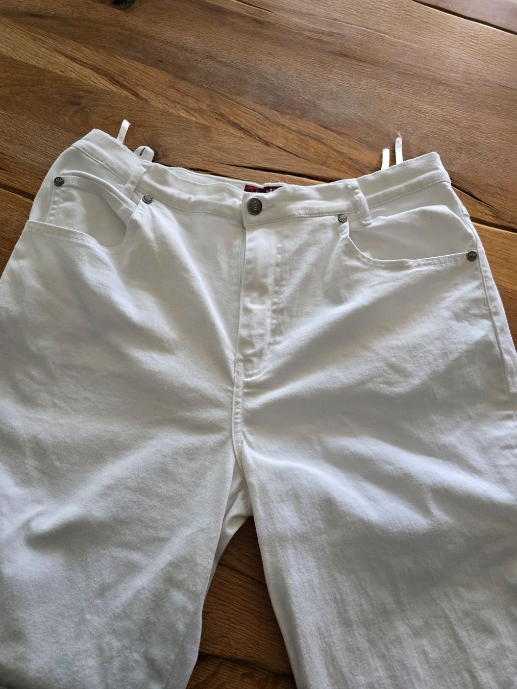 Jeans: SCHÖNE WEISSE JEANS GRÖSSE 42 – Usato da Möriken AG venduto da rowyta 1