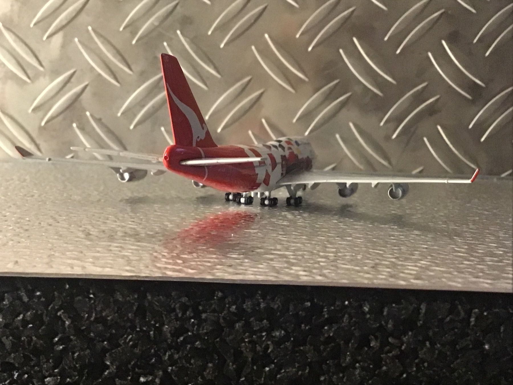 Boeing Kit di modellismo & Modellini statici: SCHUCO QANTAS BOEING 747-400 1:500 – Usato da Männedorf venduto da Spezial-Modelle 2
