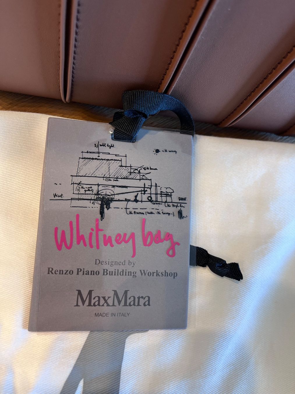 Max Mara Borse da donna: Max Mara Whithey Bag – Usato da Roggwil BE venduto da KarotteV 7