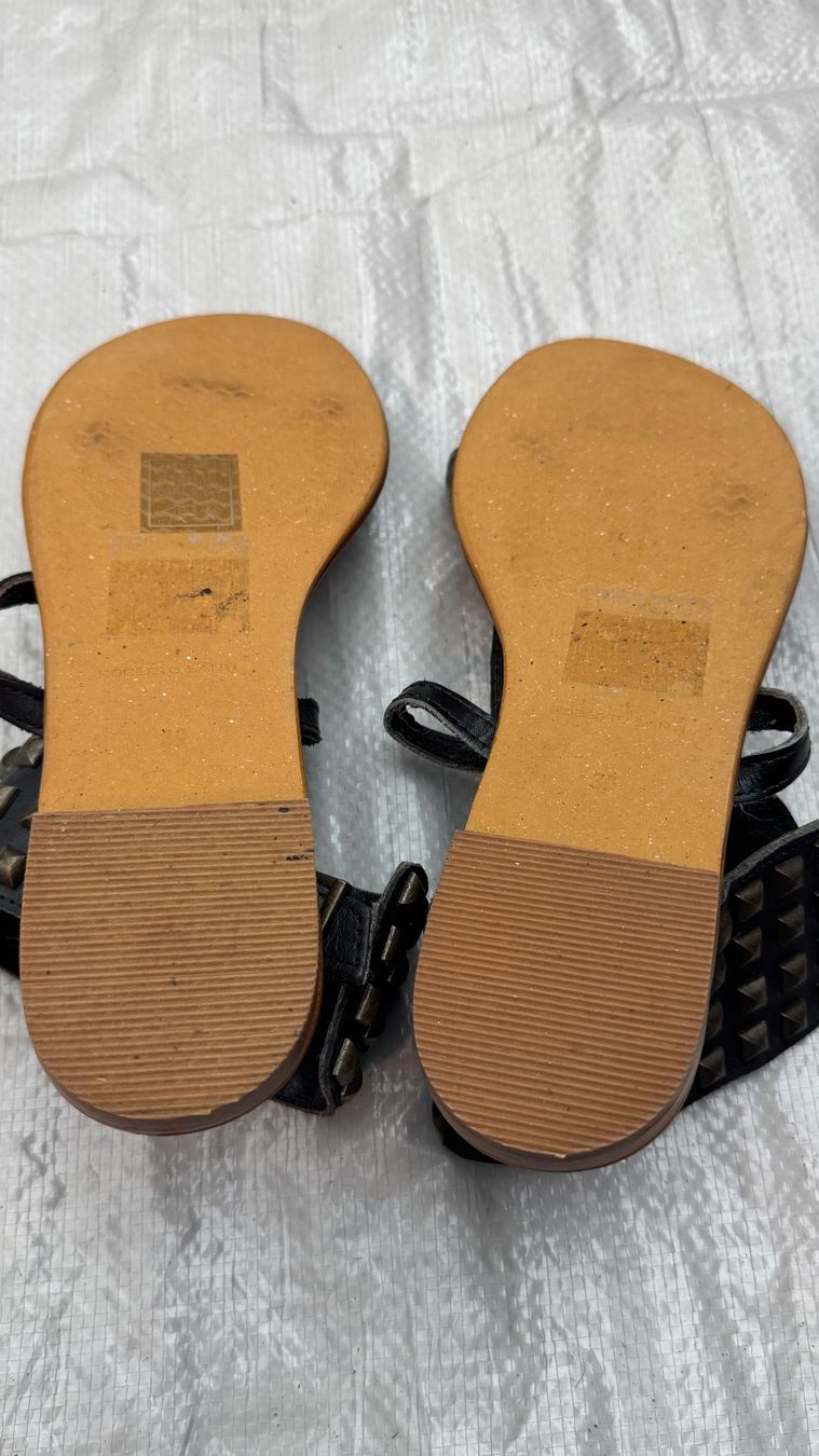 Scarpe da donna: Sandalen schwarz Nietendekor Grösse 39 – Usato da Fällanden venduto da Limousinenswiss 3