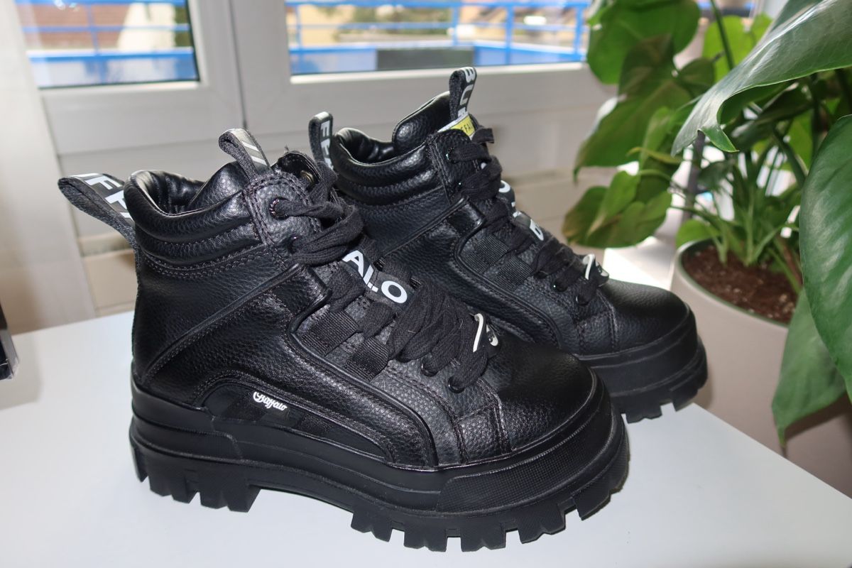 Buffalo Damenschuhe: BUFFALO Schnürstiefelette „Aspha“ Schwarz – Neu (gemäss Beschreibung) aus Thayngen von Fxbienne
